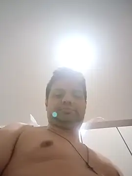 Snapshot of Crocante_Hot chatting on November 11, 2025, 10:04 pm Crocante Hot online show from November 11, 2025, 10:04 pm