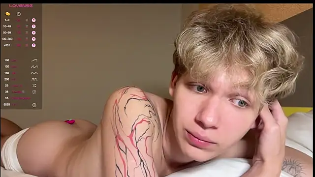 walter cute online show from April 12, 2026, 6:22 pm