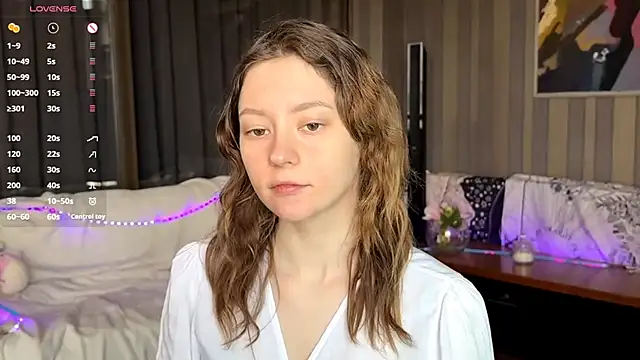 IrisPurrphy online show from April 26, 2026, 9:28 am