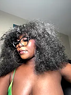 Snapshot of WomanNextdoor1 chatting on November 29, 2025, 1:22 pm WomanNextdoor1 online show from November 29, 2025, 1:22 pm