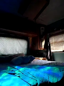 ShawnandDani7074 online show from December 20, 2025, 3:48 pm