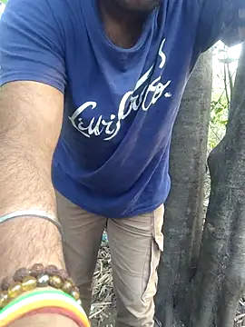 Snapshot of Aeroxx chatting on April 9, 2026, 11:38 am Aeroxx online show from April 9, 2026, 11:38 am