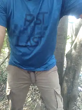 Snapshot of Aeroxx chatting on April 11, 2026, 4:31 am Aeroxx online show from April 11, 2026, 4:31 am