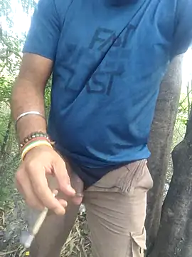 Snapshot of Aeroxx chatting on April 11, 2026, 11:58 am Aeroxx online show from April 11, 2026, 11:58 am