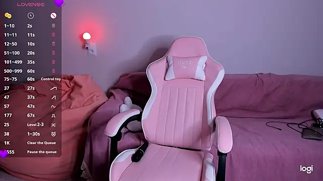 Snapshot of Momo_Ayase_ chatting on November 26, 2025, 2:17 pm Momo Ayase online show from November 26, 2025, 2:17 pm