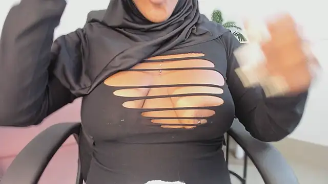 yasmin elite online show from December 22, 2025, 11:10 am