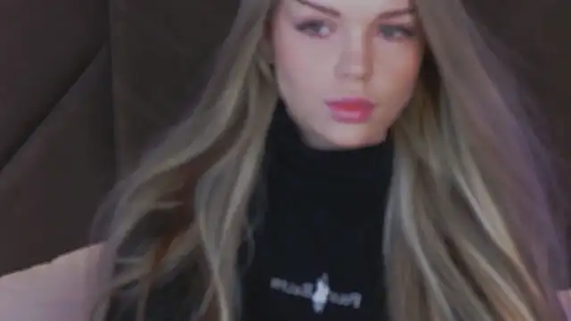 MarilynNova online show from March 30, 2026, 4:25 am