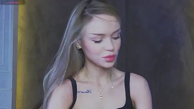 Snapshot of MarilynNova chatting on June 5, 2026, 5:34 am MarilynNova online show from June 5, 2026, 5:34 am