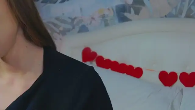 Snapshot of MarilynNova chatting on February 17, 2026, 6:00 am MarilynNova online show from February 17, 2026, 6:00 am