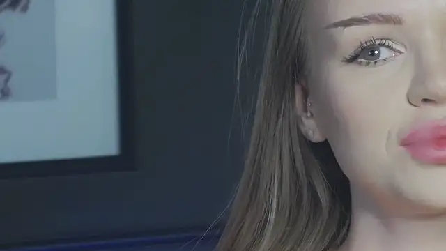 Snapshot of MarilynNova chatting on February 7, 2026, 4:20 am MarilynNova online show from February 7, 2026, 4:20 am