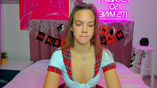 Snapshot of Vickie_Smith chatting on October 26, 2025, 1:28 am Vickie Smith online show from October 26, 2025, 1:28 am