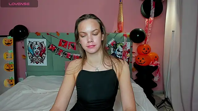 Snapshot of Vickie_Smith chatting on October 24, 2025, 8:35 am Vickie Smith online show from October 24, 2025, 8:35 am