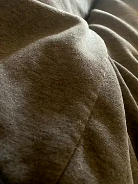 Snapshot of MuzzyFacing chatting on November 26, 2025, 10:26 am MuzzyFacing online show from November 26, 2025, 10:26 am