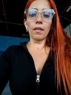 Snapshot of Alis_xxx chatting on October 21, 2025, 7:46 pm Alis xxx online show from October 21, 2025, 7:46 pm