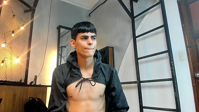 Snapshot of Dani_mc1 chatting on October 22, 2025, 11:31 am Dani mc1 online show from October 22, 2025, 11:31 am