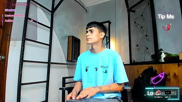 Snapshot of Dani_mc1 chatting on October 10, 2025, 11:33 am Dani mc1 online show from October 10, 2025, 11:33 am