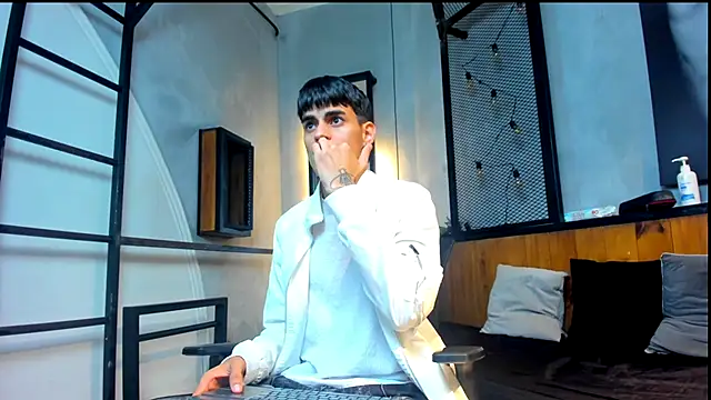 Snapshot of Dani_mc1 chatting on November 20, 2025, 11:55 am Dani mc1 online show from November 20, 2025, 11:55 am