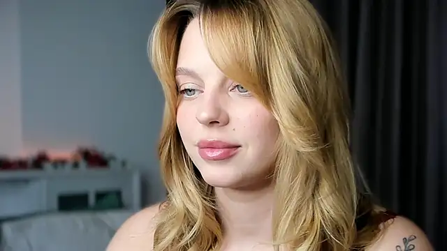 LilyFlamee online show from January 6, 2026, 11:47 am