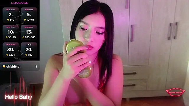 Snapshot of Velvet_28 chatting on October 22, 2025, 1:54 pm Velvet 28 online show from October 22, 2025, 1:54 pm