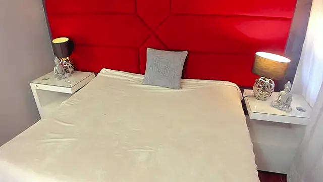 Snapshot of Little_vel chatting on September 11, 2025, 9:37 pm Little vel online show from September 11, 2025, 9:37 pm