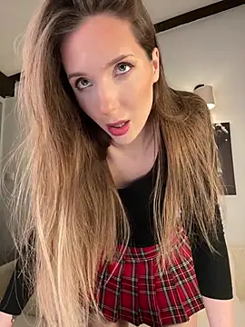 LINA ALL EYES ON YOU online show from March 18, 2026, 7:15 pm