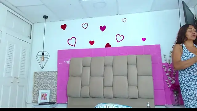 Snapshot of Damary_Leon chatting on November 7, 2025, 7:18 pm Damary Leon online show from November 7, 2025, 7:18 pm