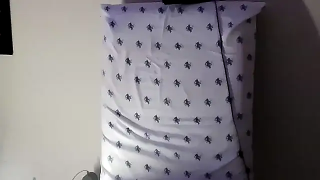 Snapshot of Triggerhappycj100 chatting on November 2, 2025, 11:32 pm Triggerhappycj100 online show from November 2, 2025, 11:32 pm