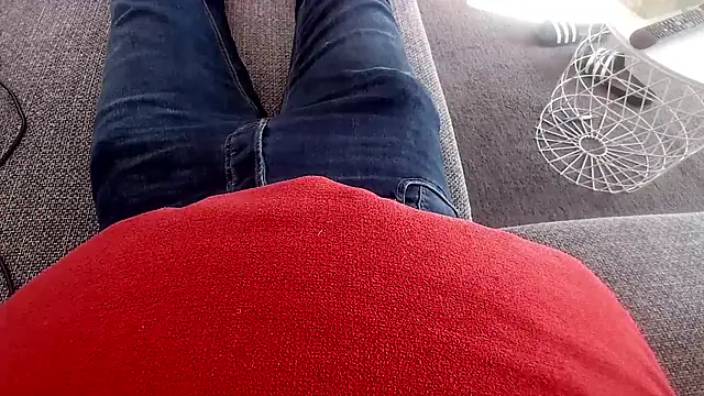 cucciolotto76 online show from November 27, 2025, 12:27 pm