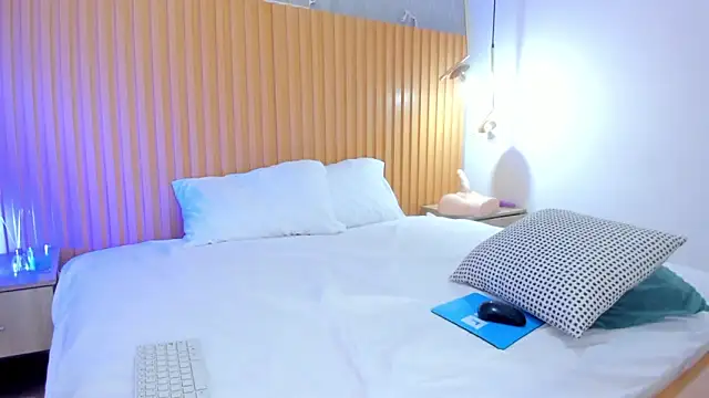 Snapshot of danaalamiri chatting on November 13, 2025, 10:35 pm danaalamiri online show from November 13, 2025, 10:35 pm