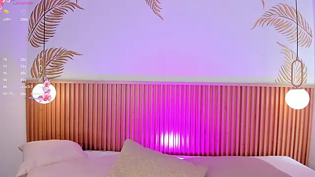 Valleriie  online show from April 16, 2026, 3:35 pm