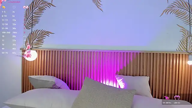 Snapshot of Valleriie_ chatting on November 22, 2025, 1:54 pm Valleriie online show from November 22, 2025, 1:54 pm