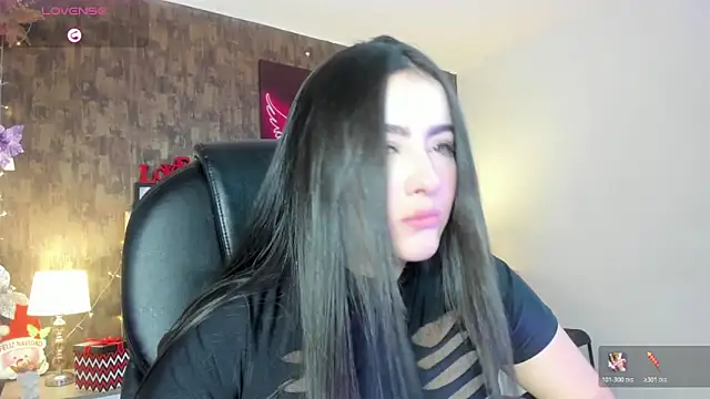 Snapshot of marian__stone chatting on December 15, 2025, 6:58 pm marian stone online show from December 15, 2025, 6:58 pm