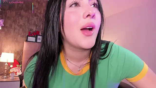 Snapshot of marian__stone chatting on December 3, 2025, 6:29 pm marian stone online show from December 3, 2025, 6:29 pm