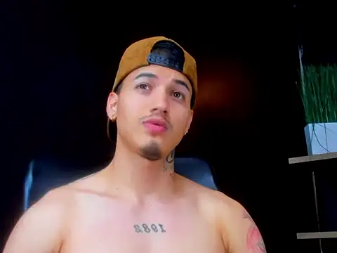 Snapshot of rocoo_santos chatting on July 1, 2026, 11:27 pm rocoo santos online show from July 1, 2026, 11:27 pm