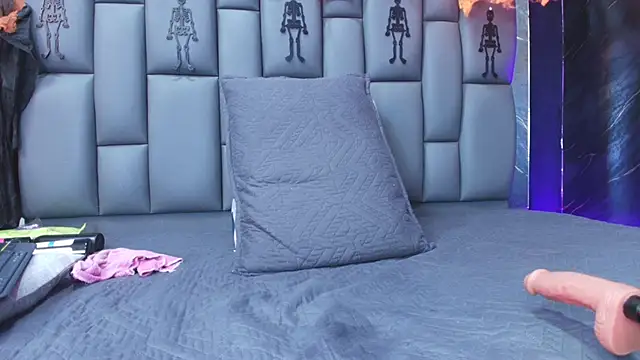 Snapshot of Roxana_gomez chatting on October 28, 2025, 3:18 am Roxana gomez online show from October 28, 2025, 3:18 am