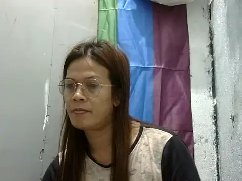 juicycum069 online show from April 3, 2026, 12:39 am