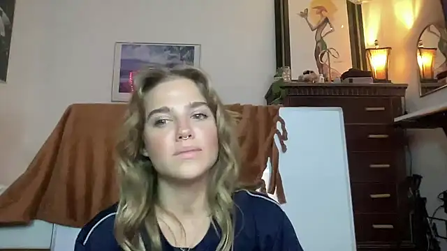 Snapshot of sweetceeme chatting on October 17, 2025, 4:16 am sweetceeme online show from October 17, 2025, 4:16 am