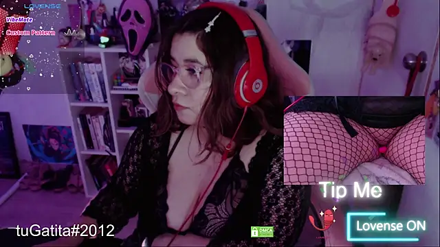 Snapshot of Pink_girl0n chatting on October 19, 2025, 12:46 am Pink girl0n online show from October 19, 2025, 12:46 am