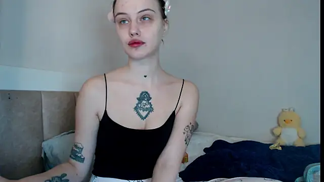 Snapshot of Pizda-Drozda chatting on October 28, 2025, 8:08 pm Pizda-Drozda online show from October 28, 2025, 8:08 pm