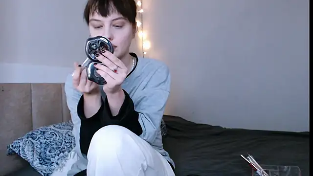 Snapshot of Pizda-Drozda chatting on December 16, 2025, 1:21 am Pizda-Drozda online show from December 16, 2025, 1:21 am