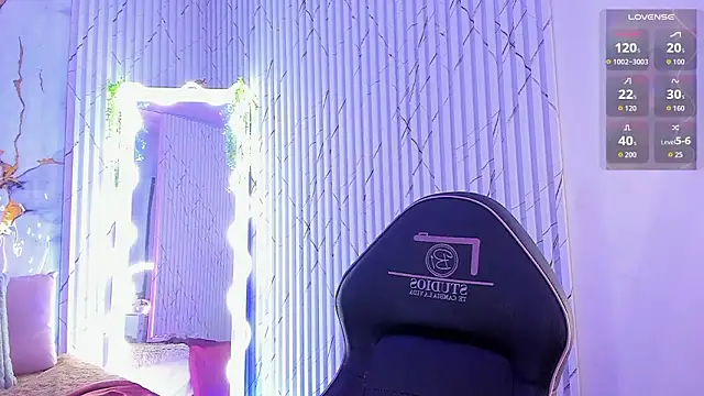 Naomy tay1 online show from March 19, 2026, 3:28 am