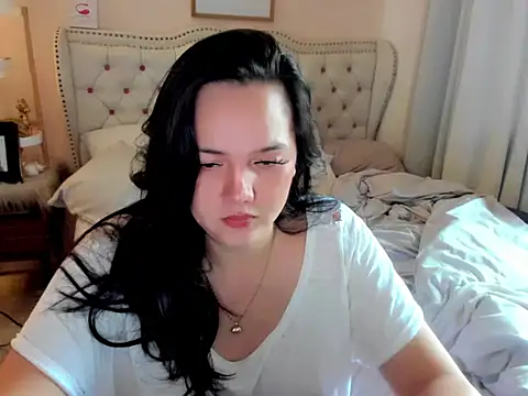 Snapshot of SweetHoney369 chatting on February 27, 2026, 7:41 am SweetHoney369 online show from February 27, 2026, 7:41 am