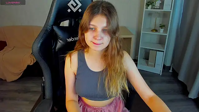 Snapshot of Elle_Ellise chatting on November 8, 2025, 8:07 am Elle Ellise online show from November 8, 2025, 8:07 am