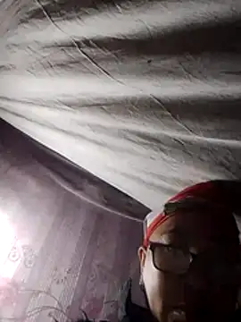 Snapshot of Mamapm20 chatting on November 30, 2025, 10:10 pm Mamapm20 online show from November 30, 2025, 10:10 pm