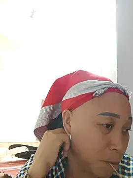 Snapshot of Mamapm20 chatting on October 10, 2025, 8:26 am Mamapm20 online show from October 10, 2025, 8:26 am