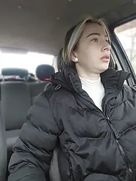 Reina Cummings online show from March 22, 2026, 5:53 am