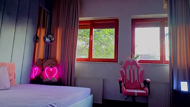 Snapshot of Reina_Cummings chatting on October 25, 2025, 5:50 am Reina Cummings online show from October 25, 2025, 5:50 am