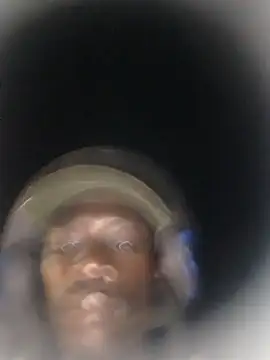 Snapshot of azomedo chatting on April 15, 2026, 9:48 pm azomedo online show from April 15, 2026, 9:48 pm