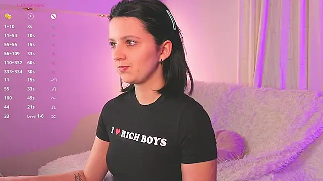 LilLisa online show from April 12, 2026, 12:41 pm