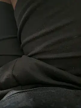 Snapshot of bigDick_000610 chatting on December 1, 2025, 5:47 pm bigDick 000610 online show from December 1, 2025, 5:47 pm